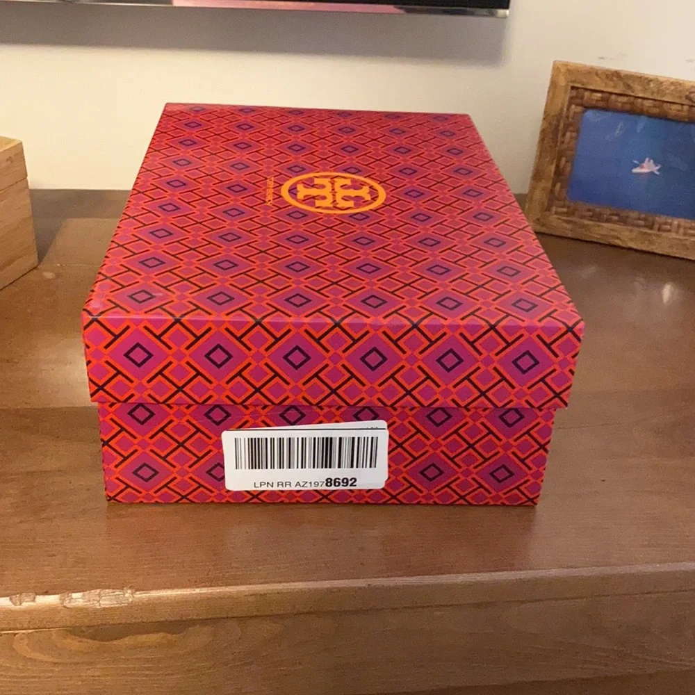 Tori Burch box - Picture 4 of 9